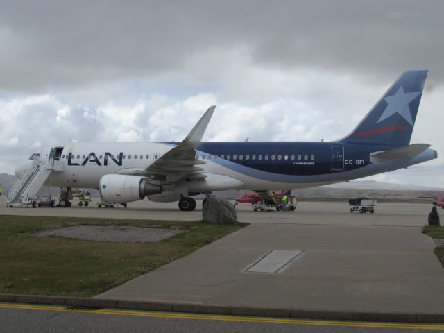 Airbus A320 (CC-BFI)