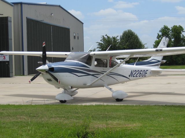 Cessna Skylane (N2260E)