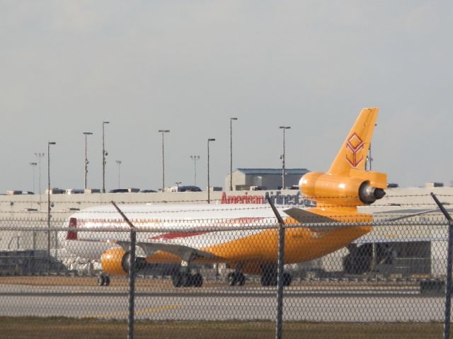 Boeing MD-11 (N987AR)