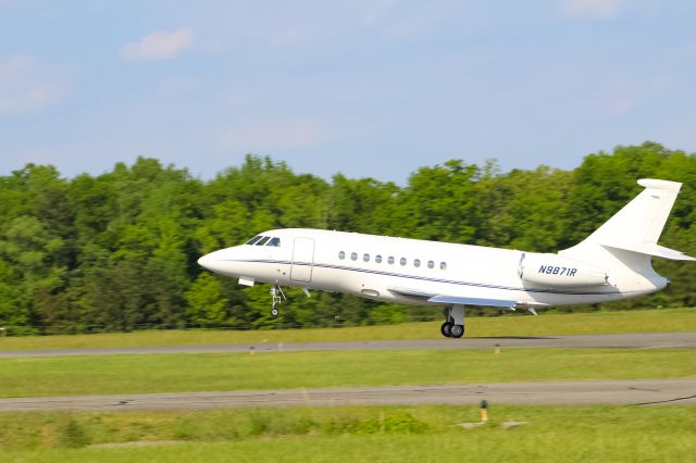 Dassault Falcon 2000 (N9871R)