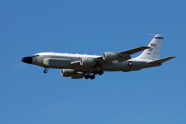 Boeing C-135B Stratolifter (62-4129) - RC-135 landing on Runway 19 at Whiteman AFB.