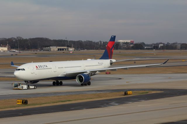 Airbus A330-300 (N807NW)