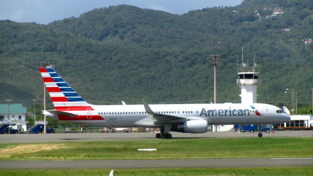 Boeing 757-200 (N185AN)
