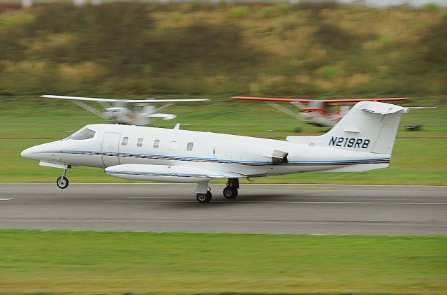 Learjet 40 (N219RB)