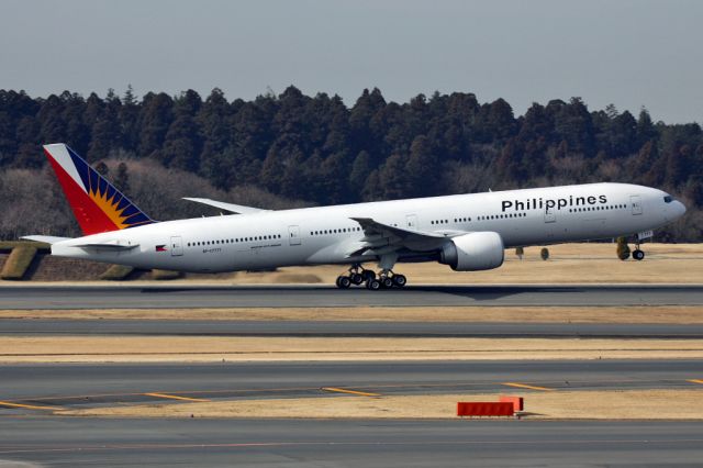 BOEING 777-300 (RP-C7777)