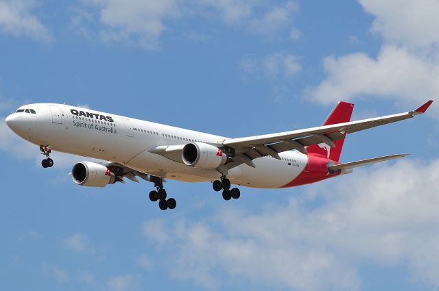 Airbus A330-300 (VH-QPA)