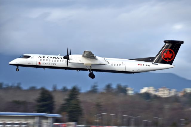 de Havilland Dash 8-400 (C-GIJZ)