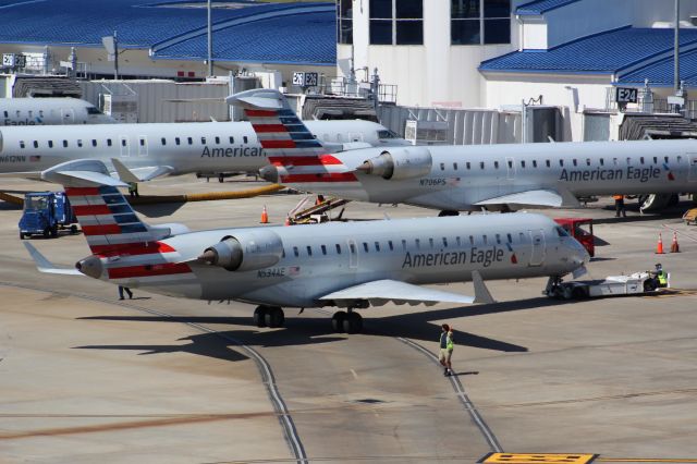 Canadair Regional Jet CRJ-700 (N534AE)