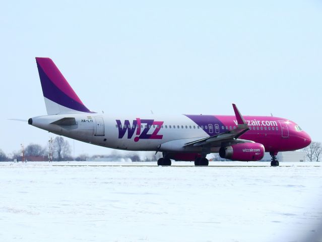 Airbus A320 (HA-LYI) - Spotting EPLB/LUZ