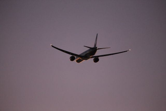 BOEING 777-300ER (F-GSQA)