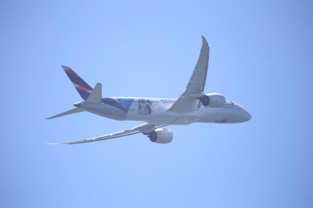 Boeing 787-9 Dreamliner (CC-BGS)