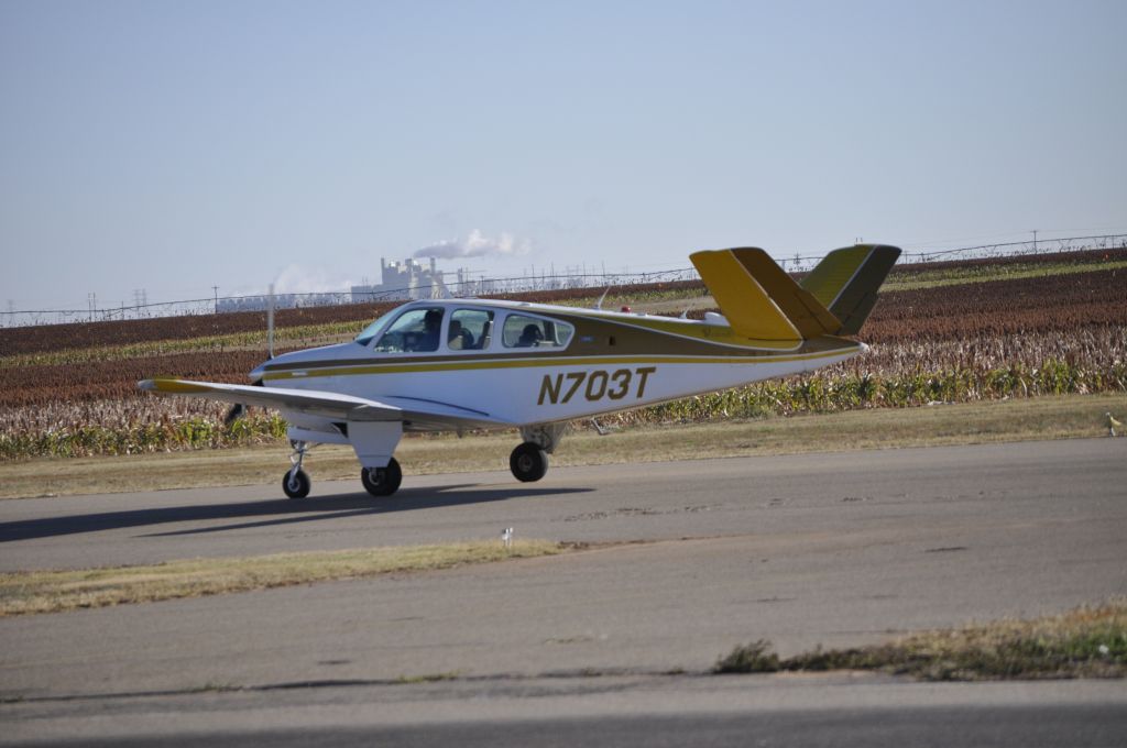 Beechcraft 35 Bonanza (N703T)
