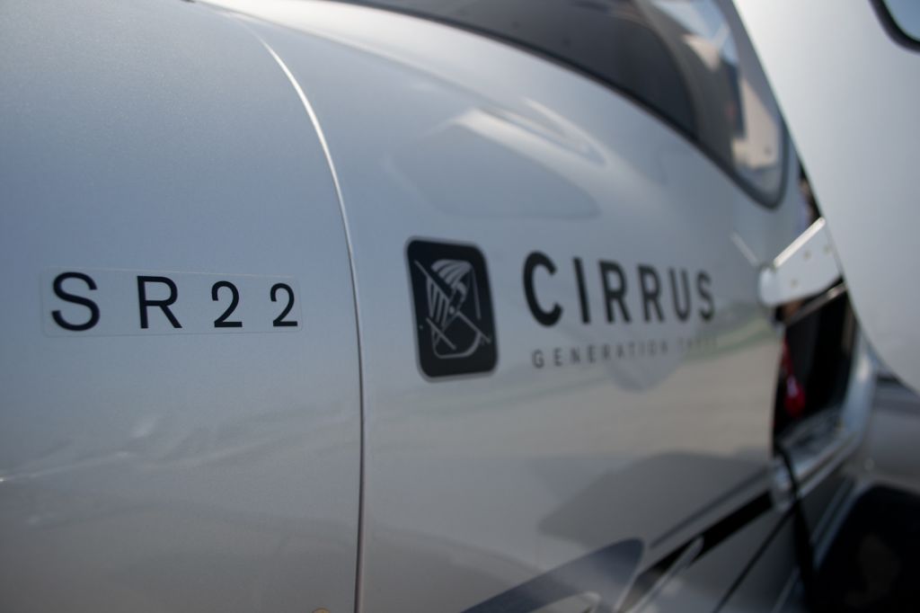 Cirrus SR-22 (N227PG)