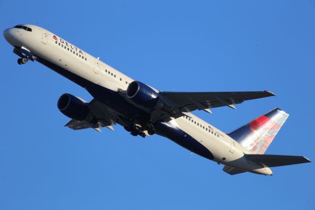 Boeing 757-200 (N751AT)