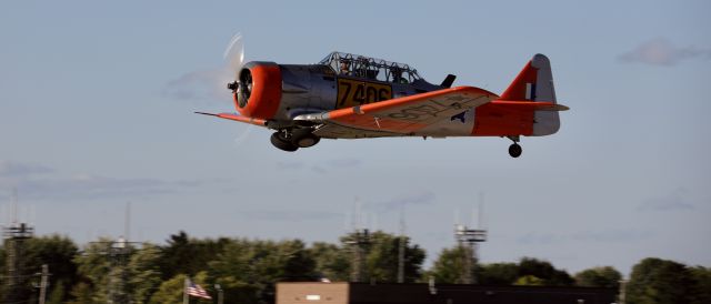 North American T-6 Texan (N465SH) - EAA22
