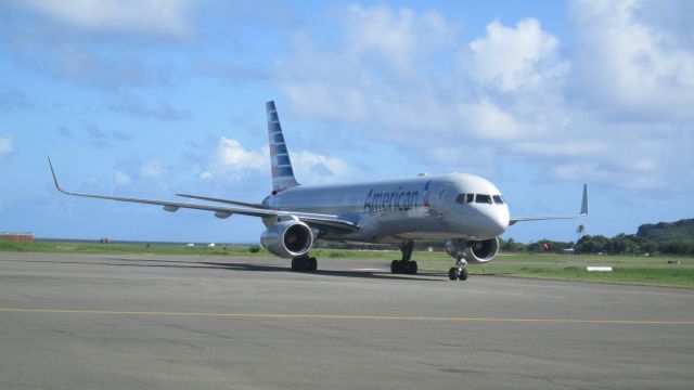 Boeing 757-200 (N198AA)