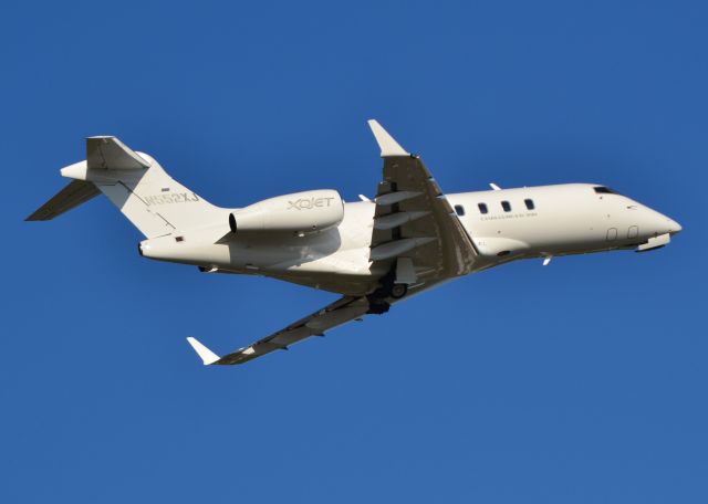 Bombardier Challenger 300 (N552XJ) - XOJET INC at KCLT - 5/24/16