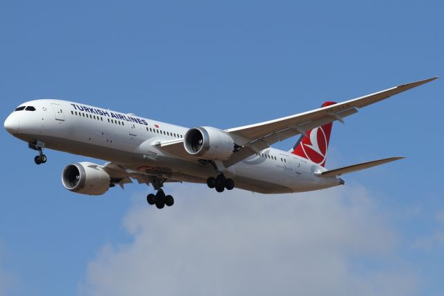 Boeing 787-9 Dreamliner (TC-LLK) - 08/09/2021: Flight from istanbul (IST) on final to runway 12.