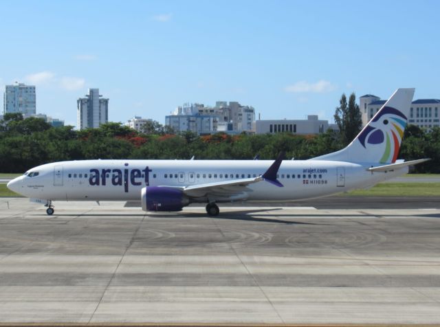 Boeing 737 MAX 8 (HI1098)