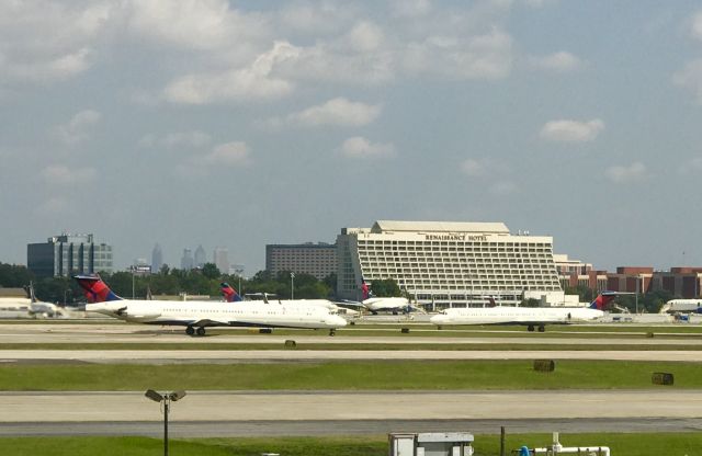 McDonnell Douglas MD-88 —