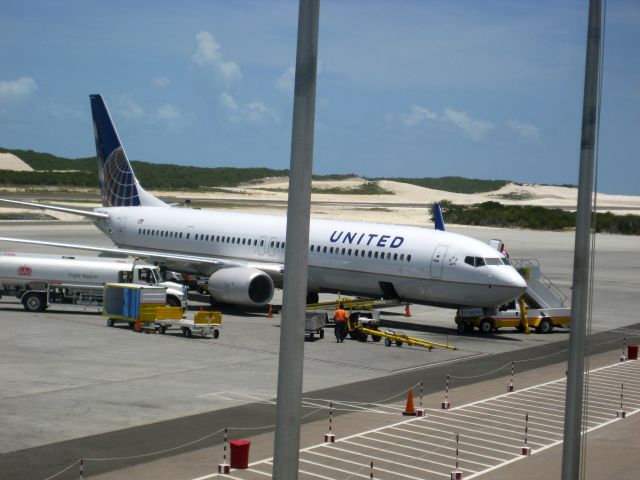 Boeing 737-900 (N81449) - N81449, a United Airlines 737-900 at Turks and Caicos Airport on July 1, 2012.