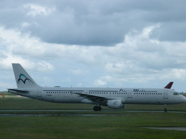 Boeing 737-500 (F-GYAP)