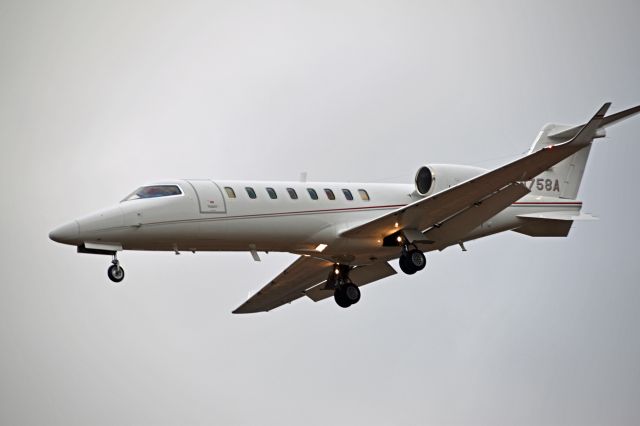 Bombardier Learjet 75 (N758A) - 2017 Learjet 75 (N758A/45-553)br /br /Flight JRT58 inbound for final on runway 27 from Nashville International Airport (KBNA/BNA) on Jan 2, 2024