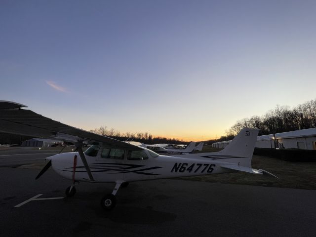 Cessna Skyhawk (N64776)