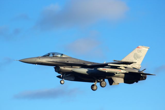 Lockheed F-16 Fighting Falcon (AFR89025) - Landing at Austin Straubel Field Green Bay post Packer National Anthem Fly-Over.