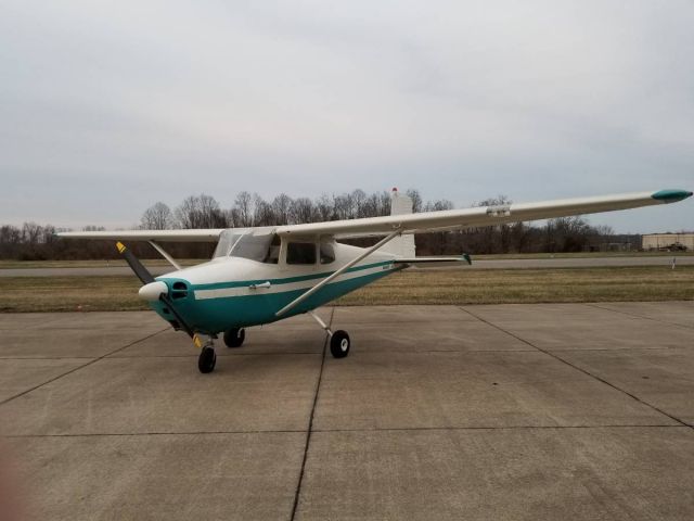 Cessna Skyhawk (N8549B)