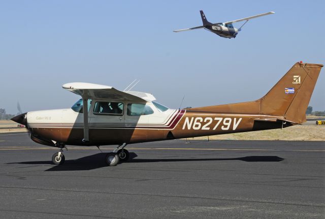 Cessna Skyhawk (N6279V)