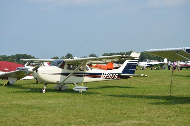 Cessna Skyhawk (N7317G) - AirVenture 2014