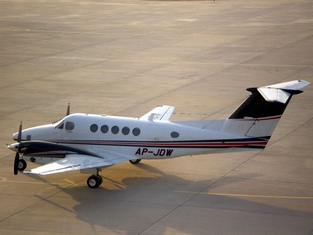 Beechcraft 1900 (AP-JDW)