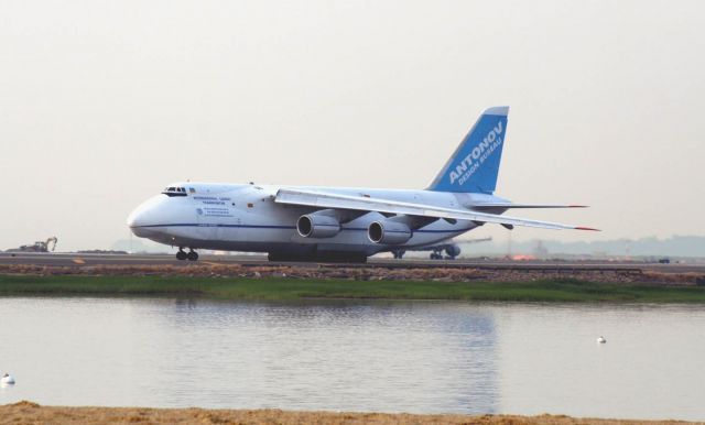 Antonov An-124 Ruslan (UR-82072)