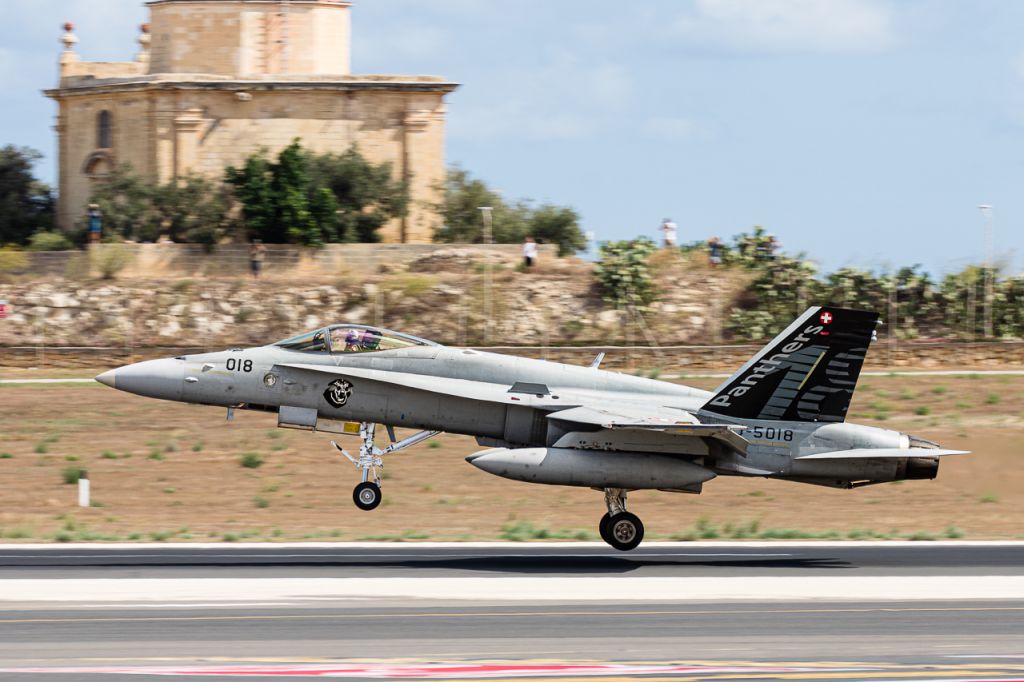 McDonnell Douglas FA-18 Hornet (J5018)