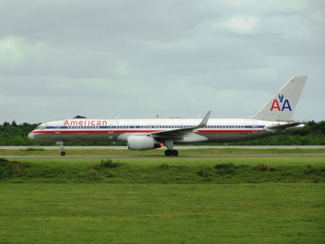 Boeing 757-200 (N611AM)