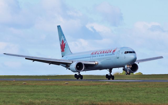 BOEING 767-300 (C-FTCA) - air canada b767-3 c-ftca about to land at shannon from toronto 27/4/16.