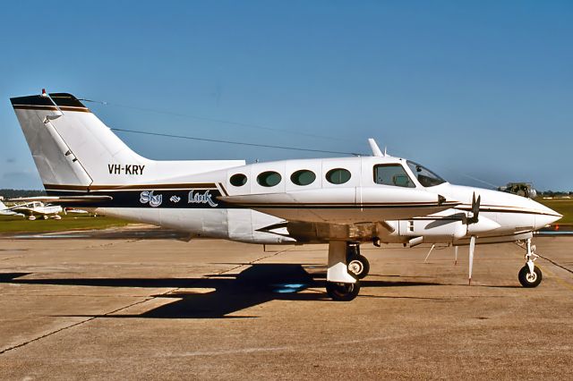 Cessna 402 (VH-KRV) - SKY LINK - CESSNA 401- REG : VH-KRV (CN 0096) - PARAFIELD AIRPORT ADELAIDE SA. AUSTRALIA - YPPF 14/7/1991