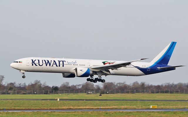 BOEING 777-300 (9K-AOH) - kuwait b777-369er 9k-aoh landing at shannon 25/12/18.