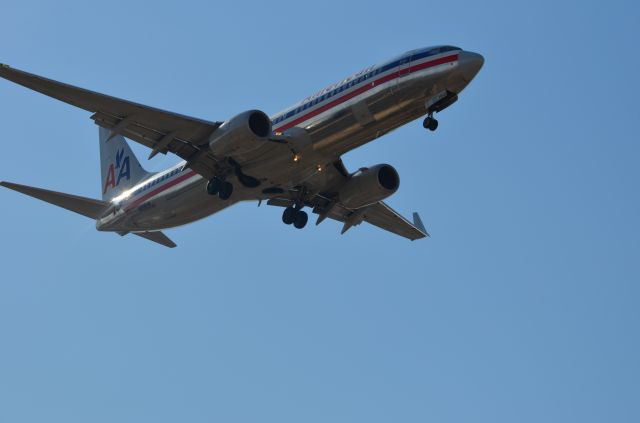 Boeing 737-800 (N899NN) - American Airlines old livery