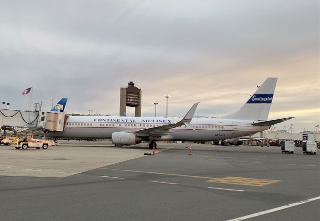 Boeing 737-900 (N75435) - Continental Airlines Special Retro livery 04/24/2022 