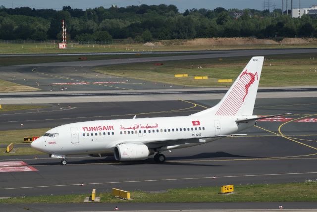 BOEING 737-600 (TS-IOQ) - Tunis Air B737-6H3 cn29501