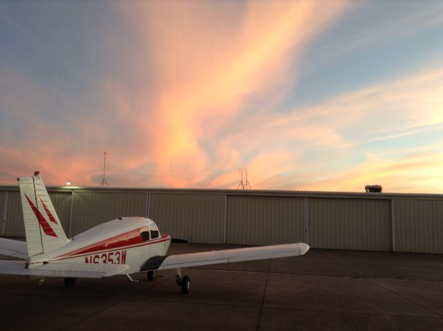 Piper Cherokee (N6353W) - Sunset after a great day of FLYING !