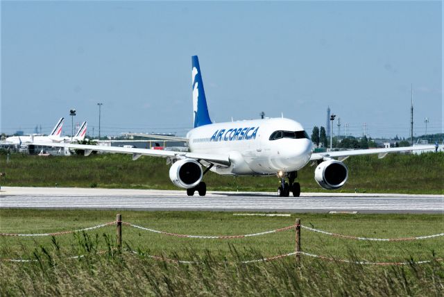 Airbus A320 (F-HZDP)