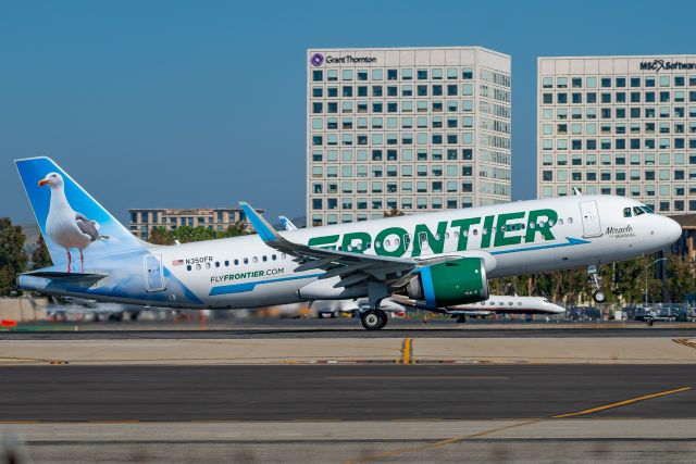 Airbus A320 (N350FR)