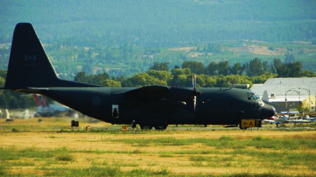 Lockheed C-130 Hercules (13-0335)