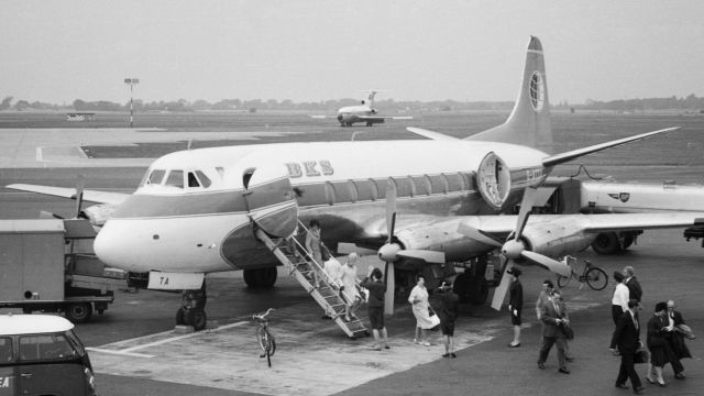 VICKERS Viscount (G-ATTA) - 1966 at Düsseldorf (EDDL)