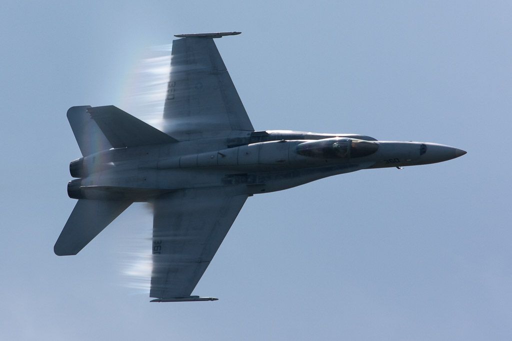 — — - US Navy F-18 West Coast Demo Team