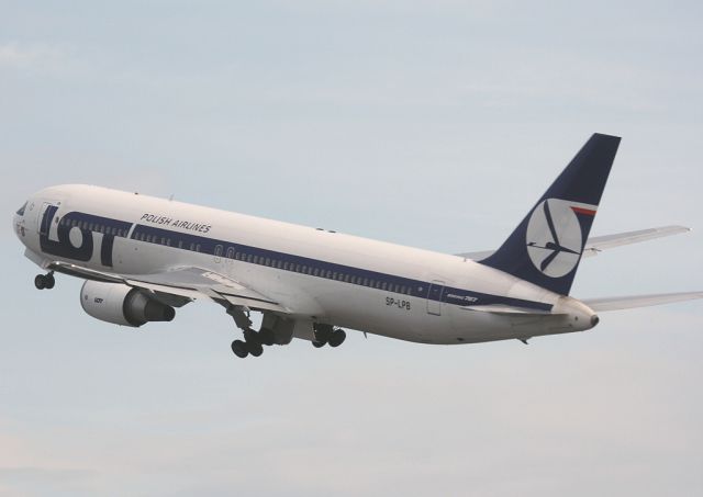 BOEING 767-300 (SP-LPB)