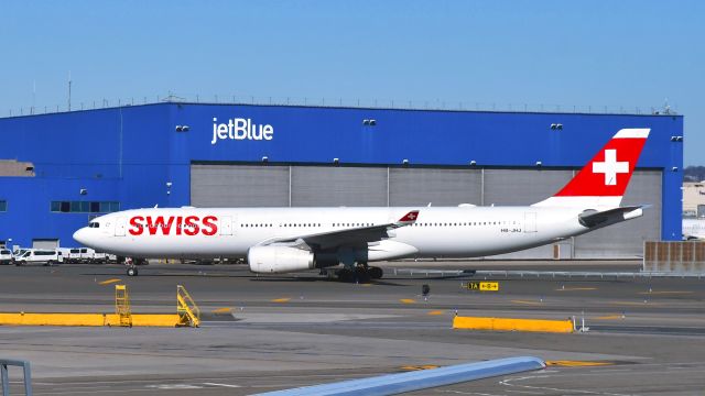 Airbus A330-300 (HB-JHJ) - Swiss Airbus A330-343 HB-JHJ in New York JFK